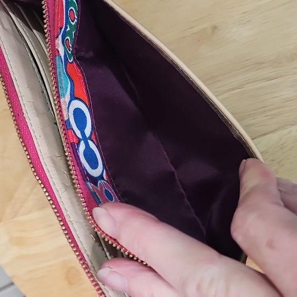 Vintage Authentic Coach Poppy Pop C Graffiti Signature Multi-Coloured Wristlet - Picture 5 of 12